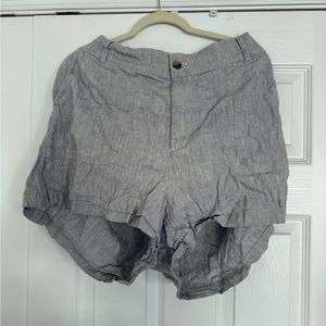 Loft XXL Gray and White Linen Women's Shorts